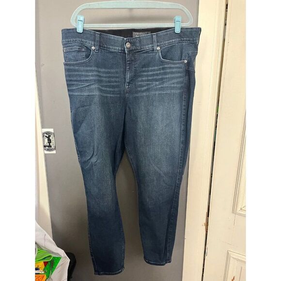 Torrid size 24r 24 regular premium bombshell skinny jeans 28” inseam. - Picture 1 of 6